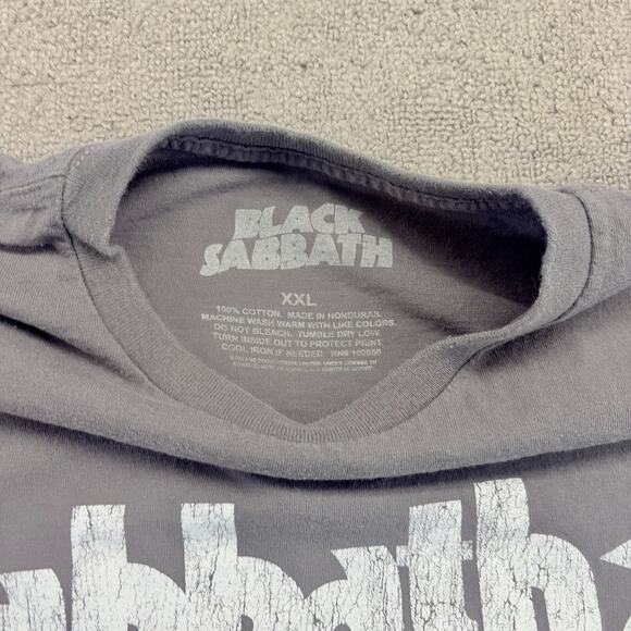 Black Sabbath Vol. 4 Band T-Shirt Men's XXL Gray Graphic Print Classic Rock Worn - Picture 2 of 7